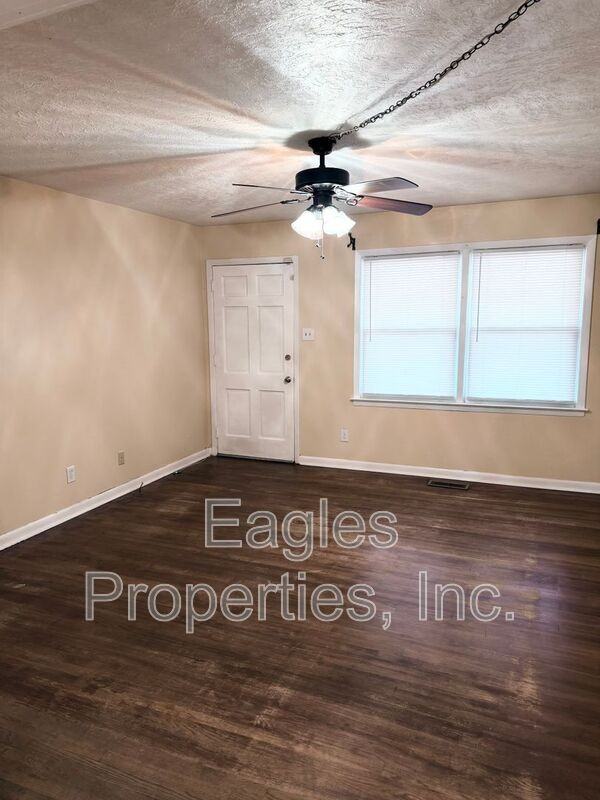 224 Herbert St - Photo 2 of 10