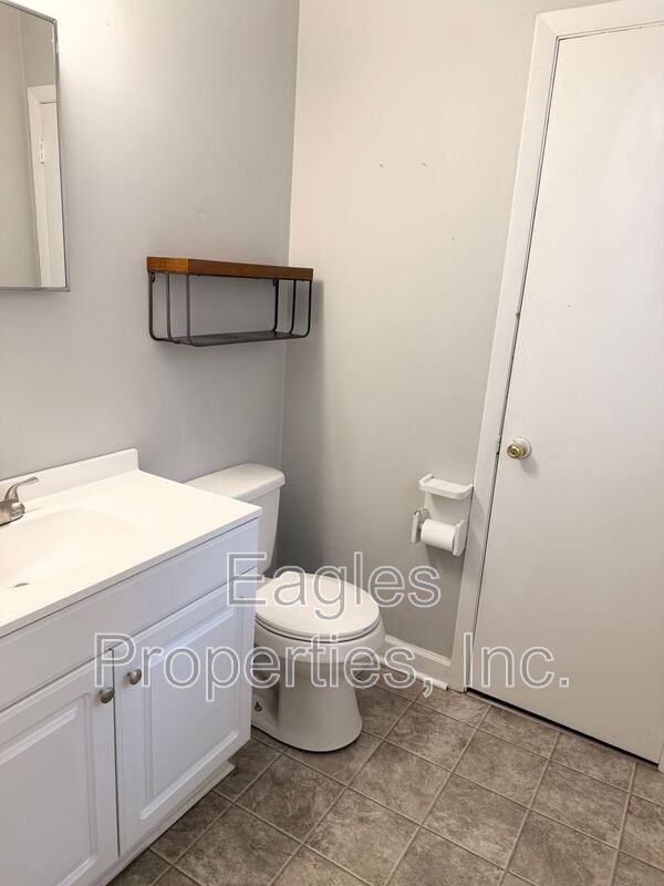 224 Herbert St - Photo 7 of 10