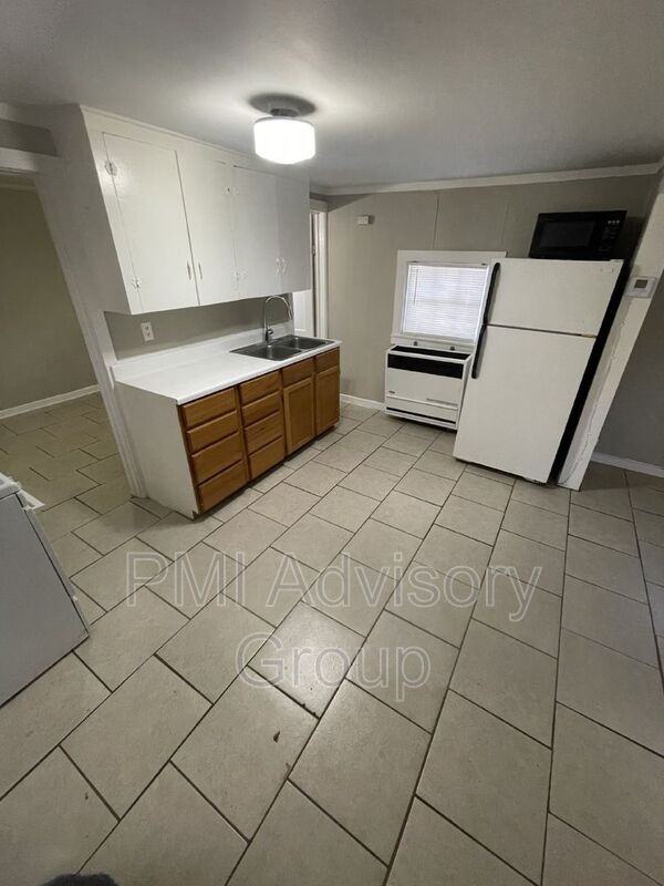 308 Chestnut St #7 - Photo 2 of 5