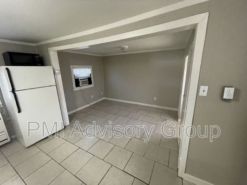 308 Chestnut St #7 - Photo 4 of 5