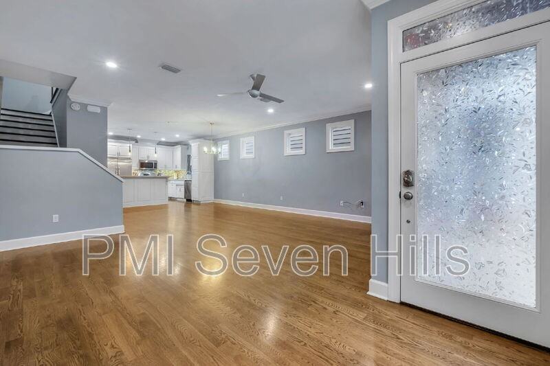 828 N Duval St - Photo 5 of 24