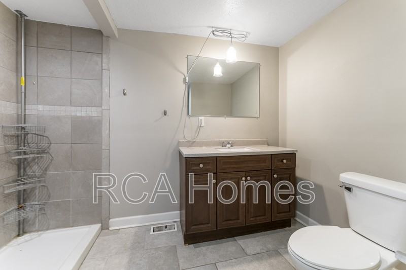 1029 Saint Paul St - Photo 5 of 15