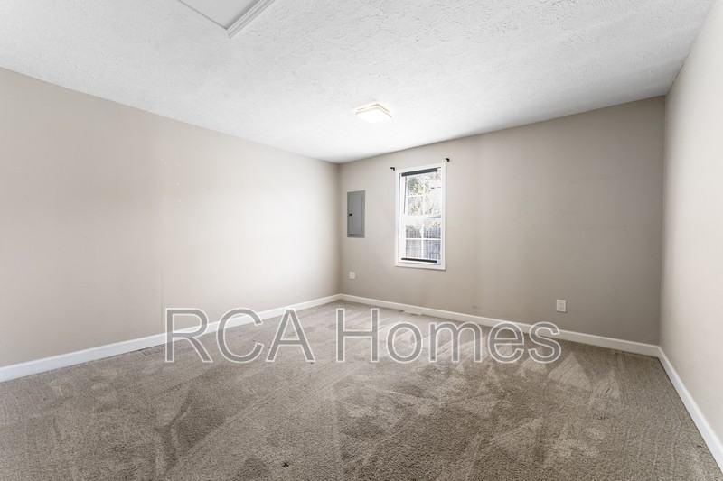 1029 Saint Paul St - Photo 7 of 15