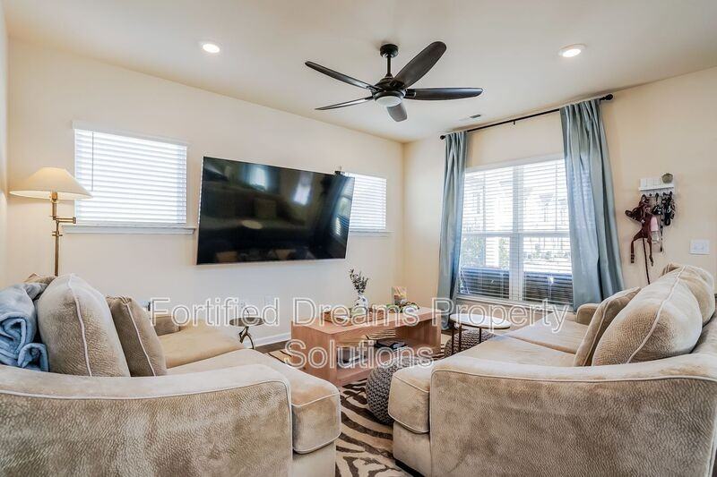 2229 Hedge Maple Dr - Photo 2 of 15