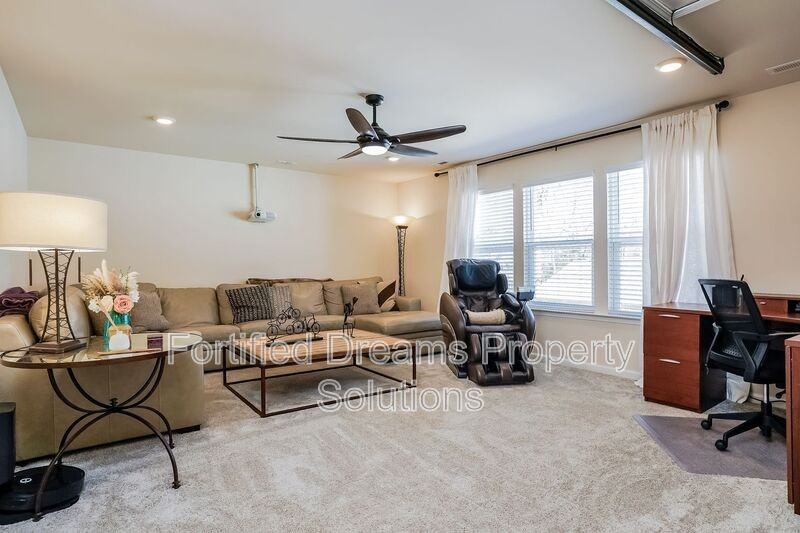 2229 Hedge Maple Dr - Photo 7 of 15