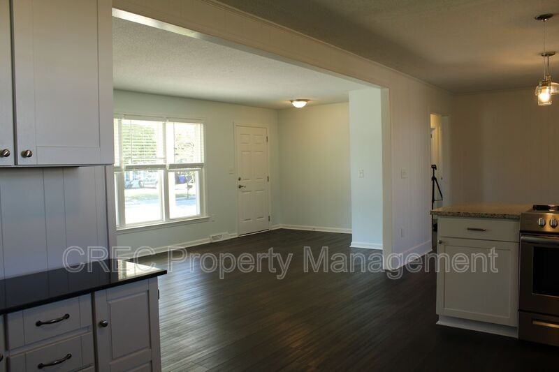 7744 Allwood Ave - Photo 5 of 32