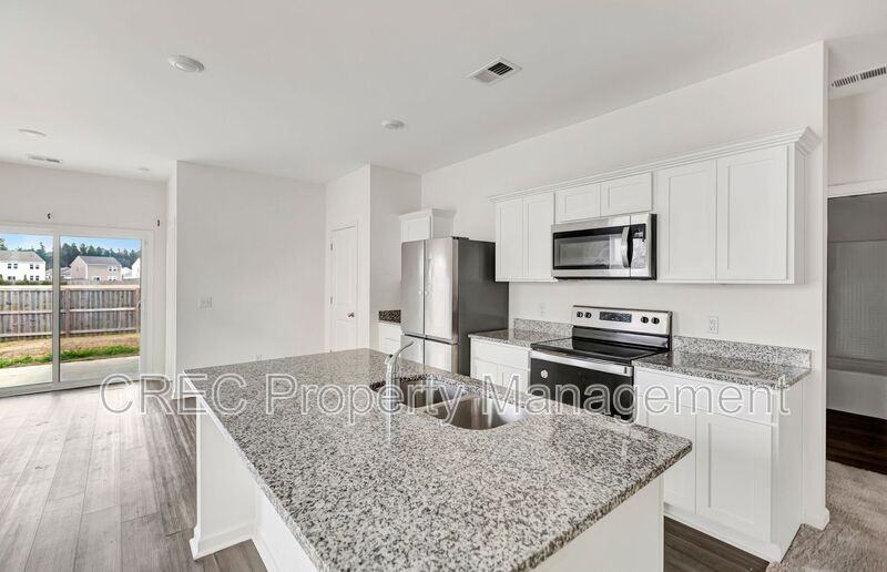 475 Pender Woods Dr - Photo 6 of 28