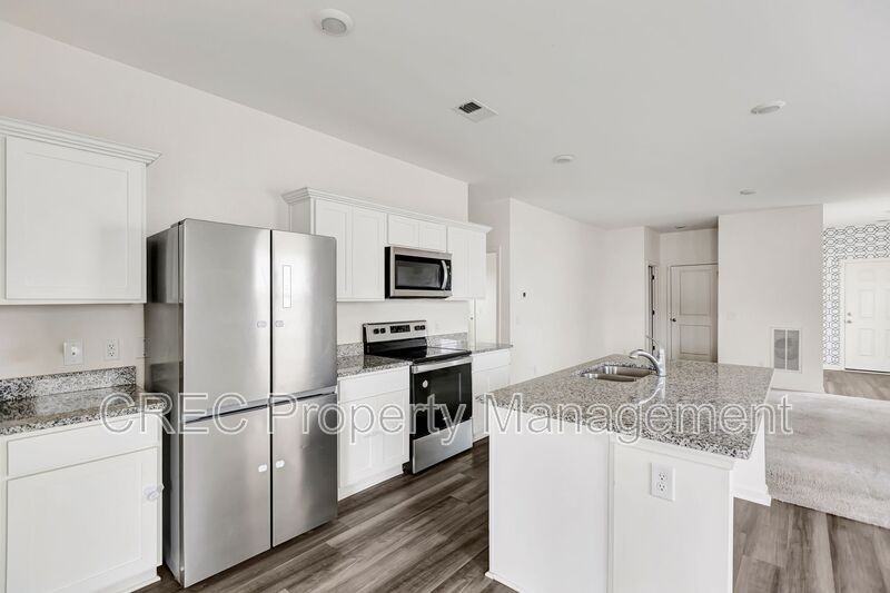 475 Pender Woods Dr - Photo 7 of 28