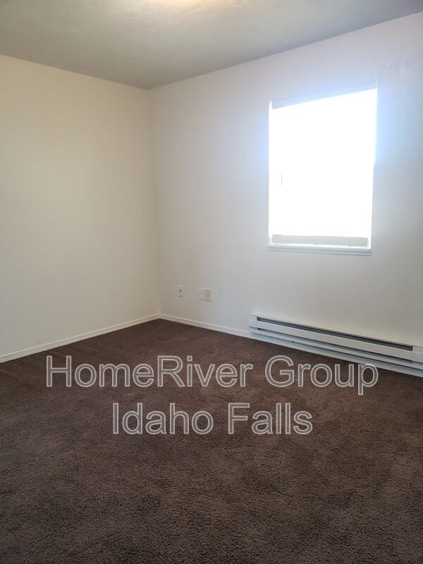 1753 Grandview Dr #4 - Photo 7 of 18