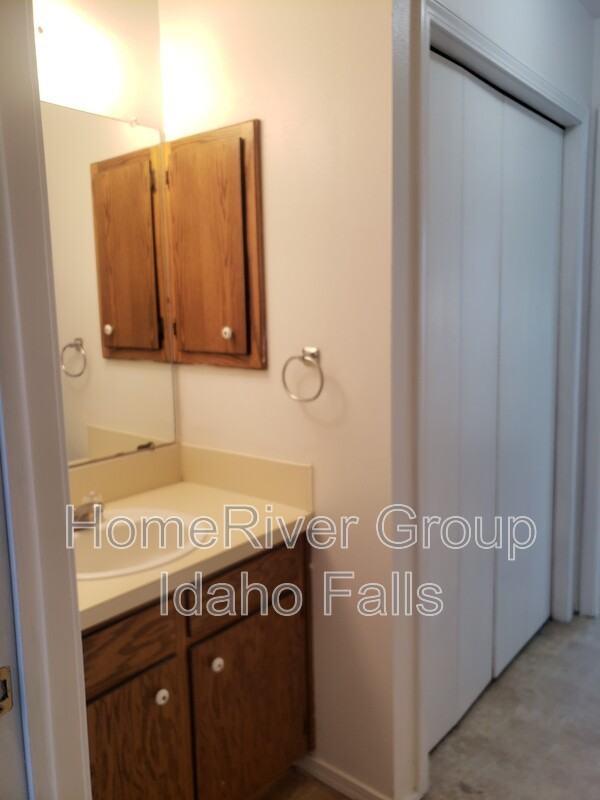 1753 Grandview Dr #4 - Photo 7 of 16