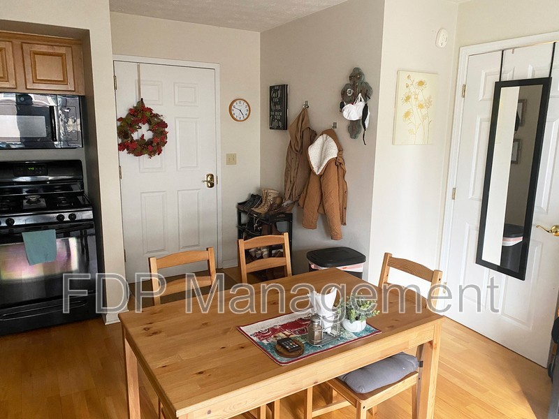 660 East Ave #305 - Photo 2 of 13