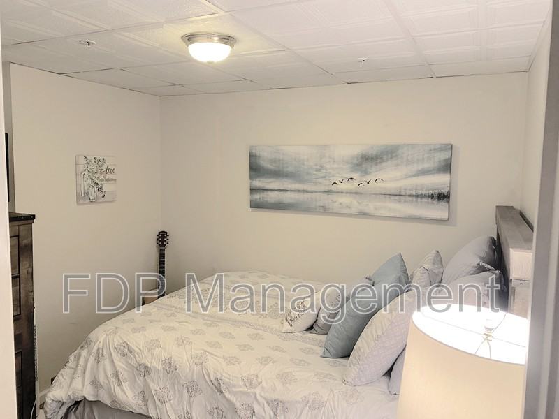 660 East Ave #305 - Photo 4 of 13