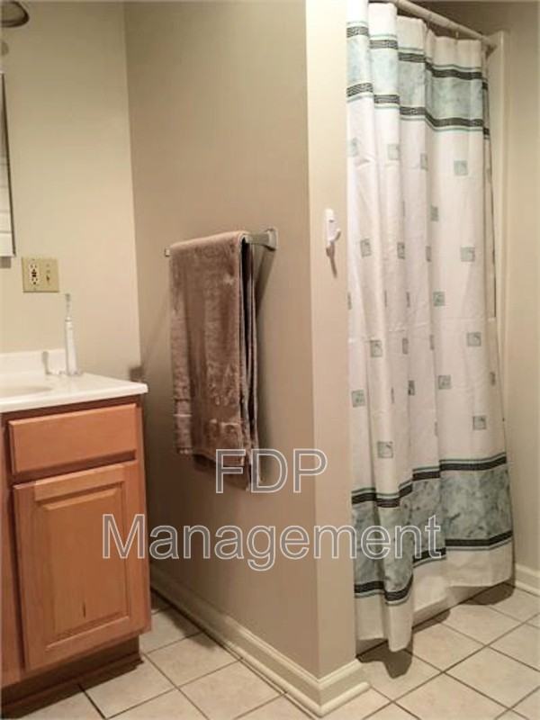 660 East Ave #305 - Photo 5 of 13