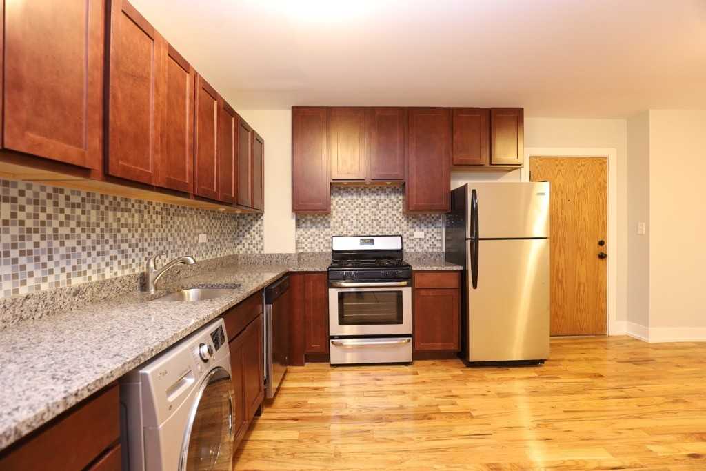 550 W Arlington Pl #107 - Photo 2 of 18