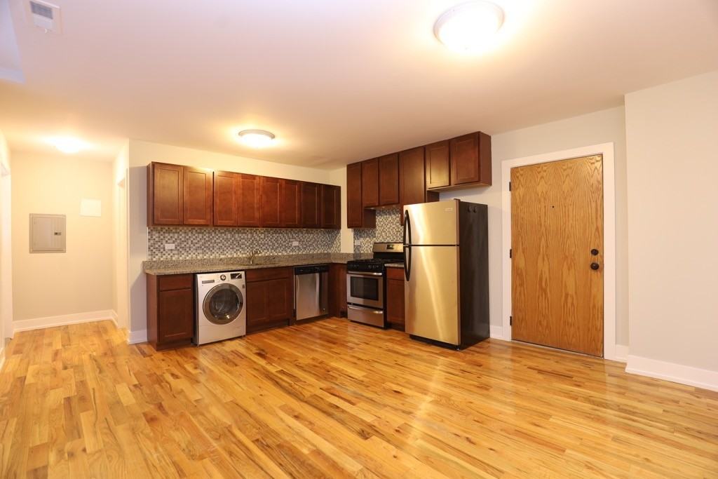 550 W Arlington Pl #107 - Photo 4 of 18