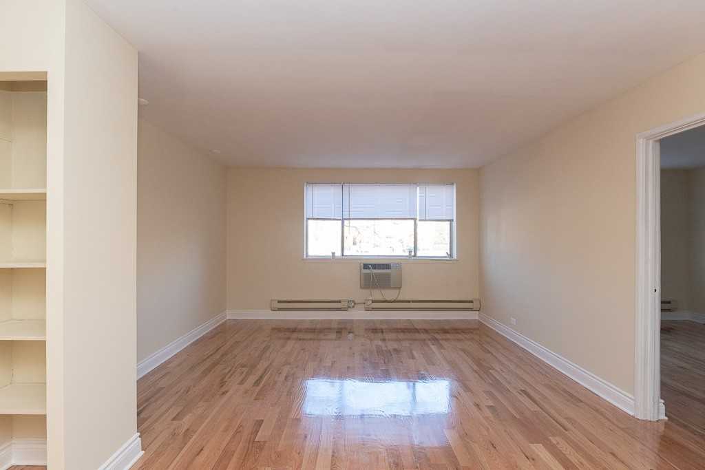 660 W Wrightwood Ave #214 - Photo 6 of 20