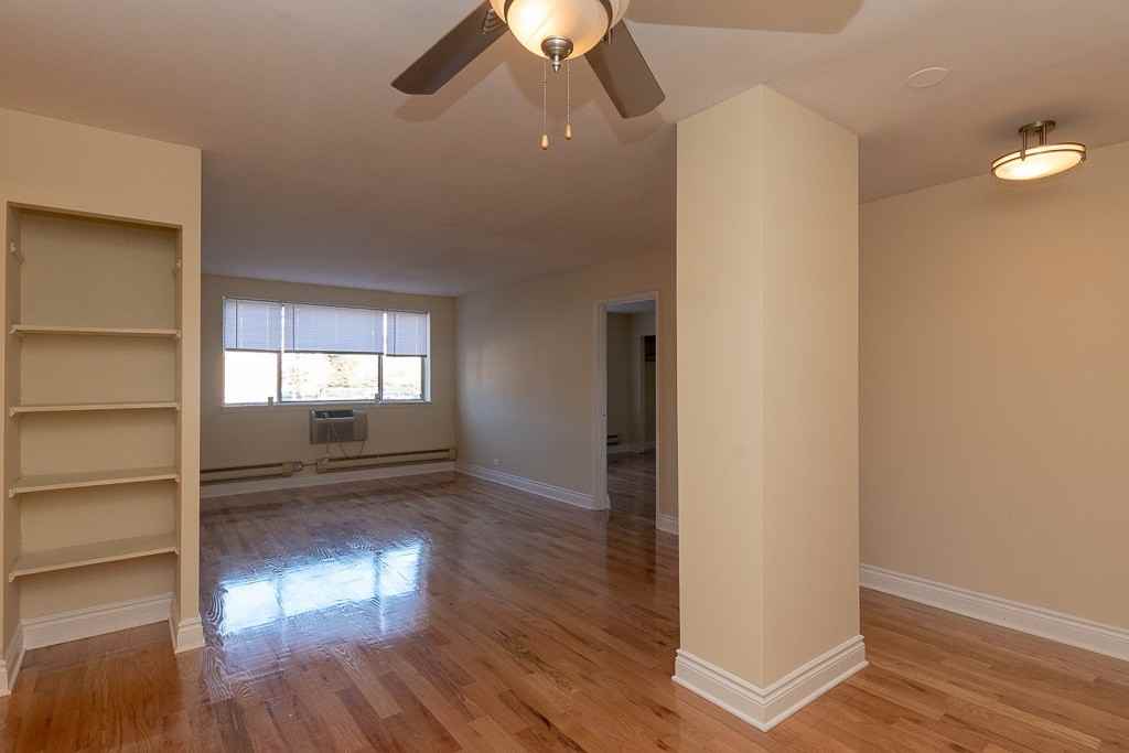 660 W Wrightwood Ave #214 - Photo 7 of 20