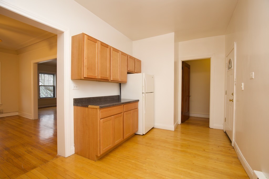 1305 Oak Ave #3W - Photo 6 of 21