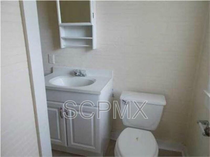 1920 Calvert St - Photo 3 of 10