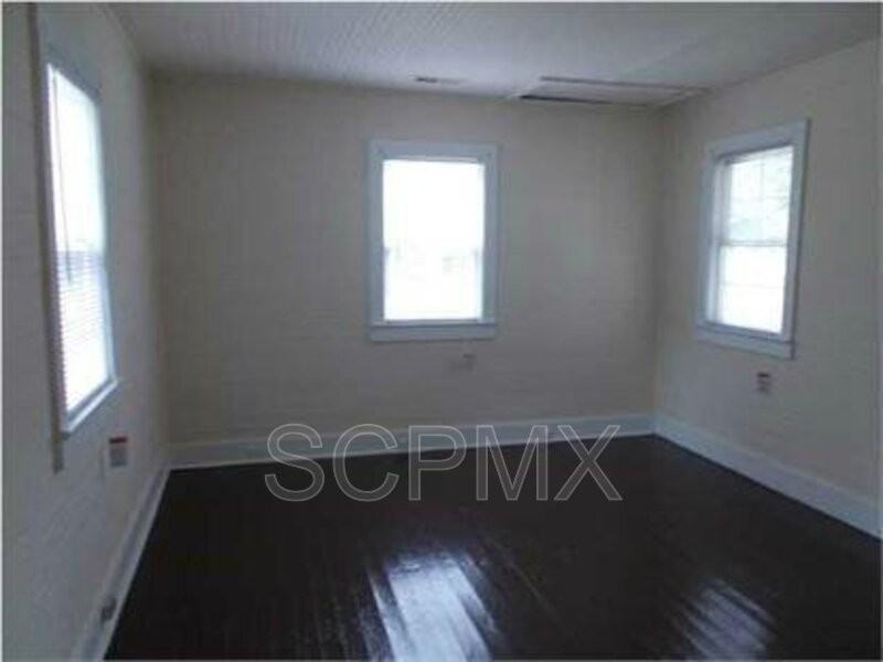 1920 Calvert St - Photo 7 of 10