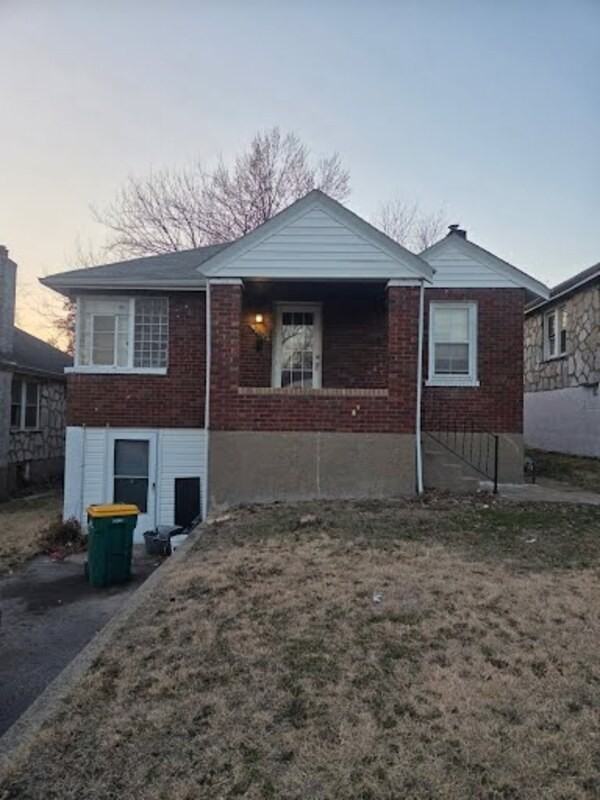 3009 Gary Dr - Photo 2 of 13