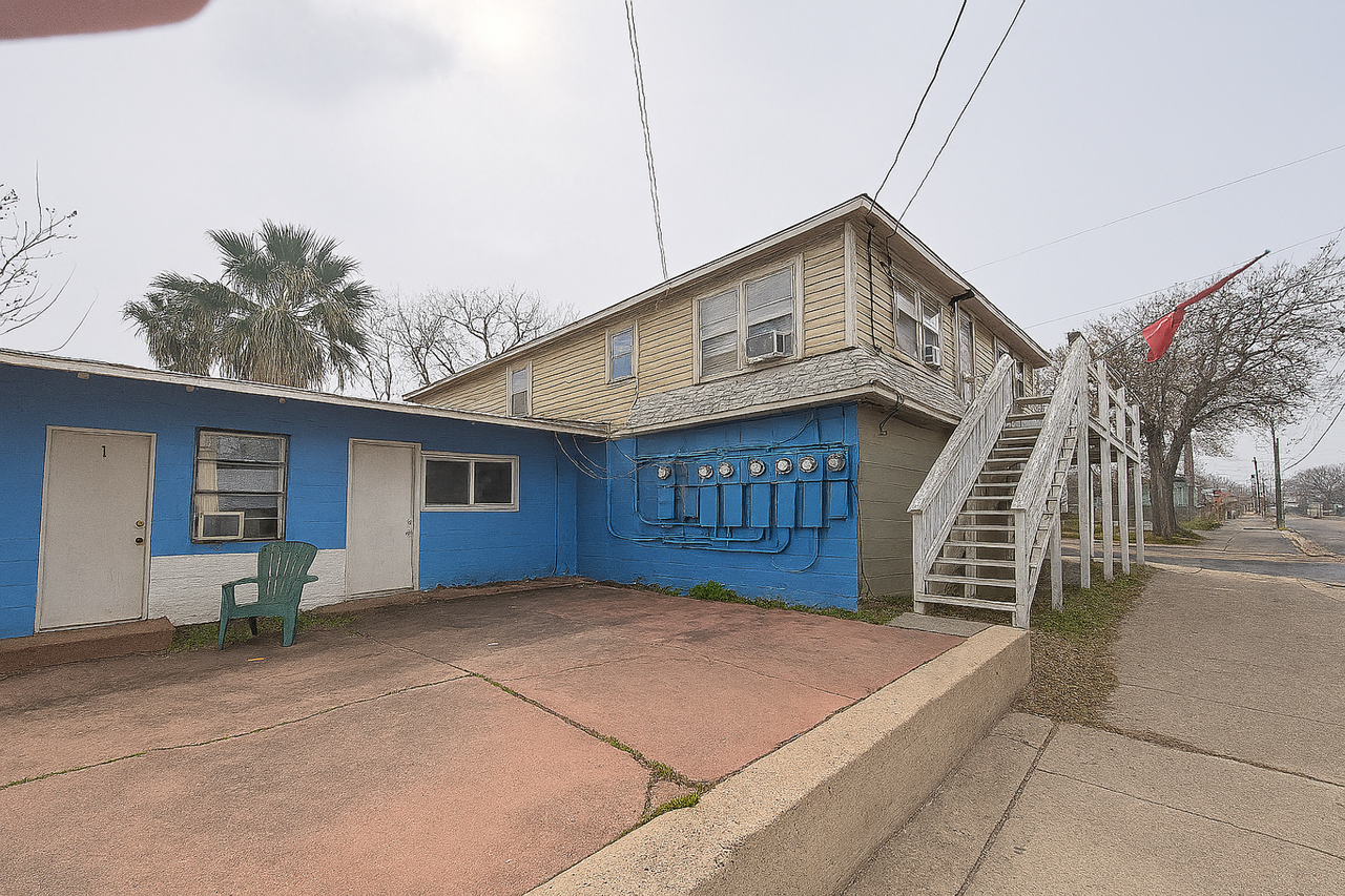 502 Cheyenne St #8 - Photo 2 of 3