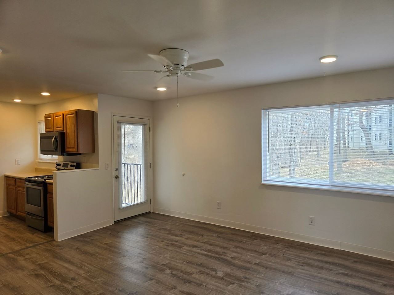 Bent Oak Apartments - Photo 4 of 35