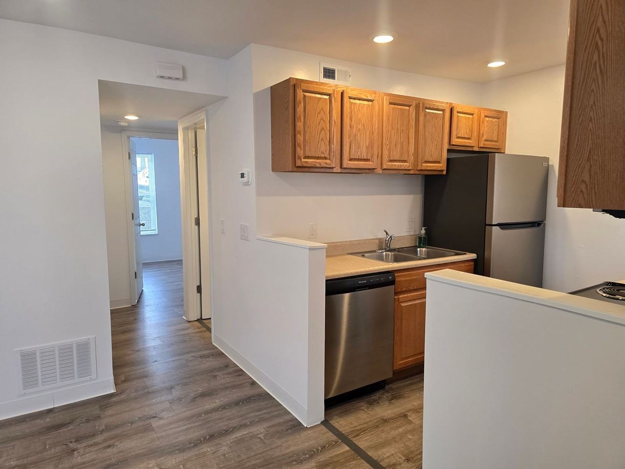 Bent Oak Apartments - Photo 5 of 35