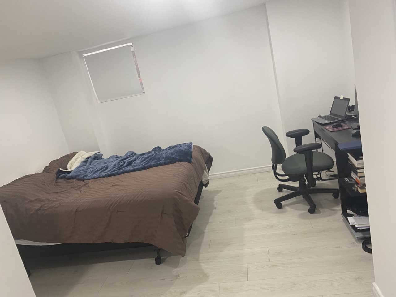 417 Markham St - Photo 6 of 10