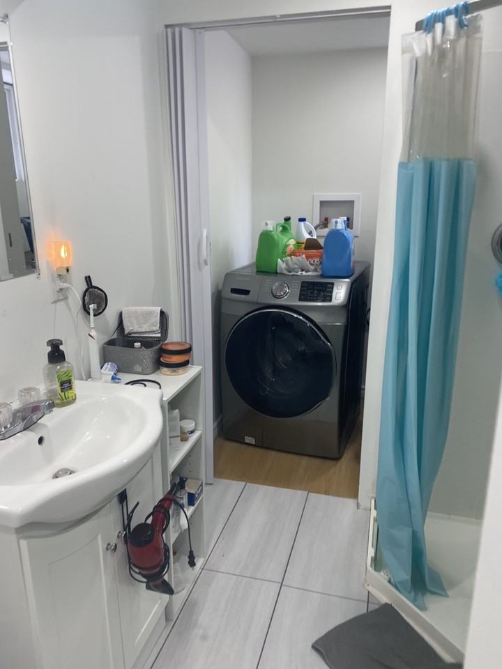 417 Markham St - Photo 7 of 10