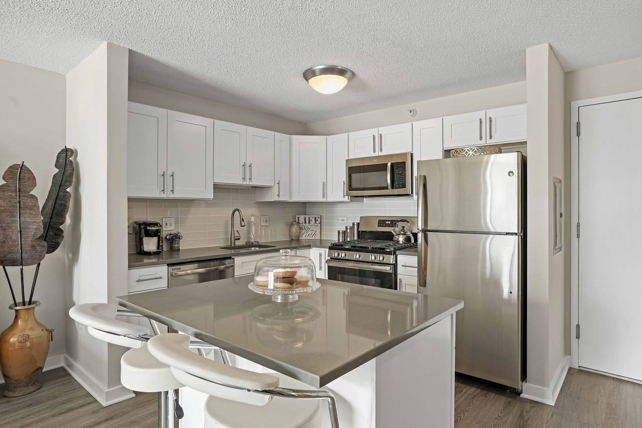 540 N State St #1-1 - Photo 3 of 24