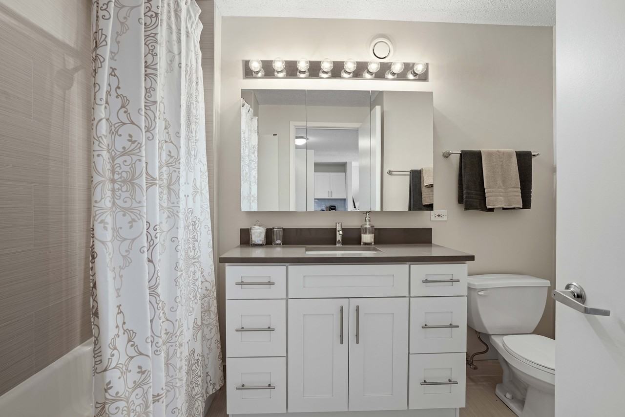 540 N State St #1-1 - Photo 6 of 24