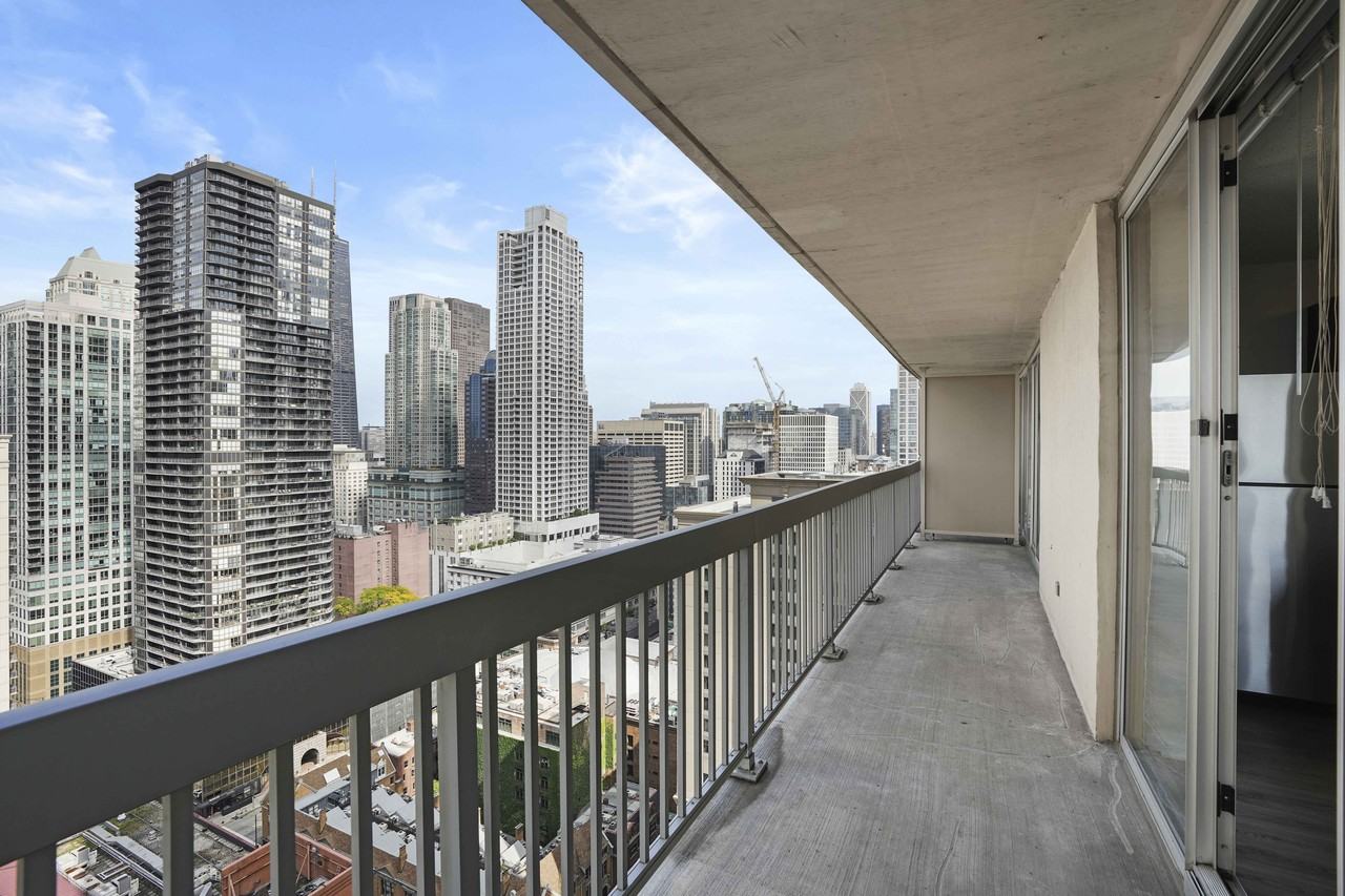 540 N State St #2-2 - Photo 7 of 23