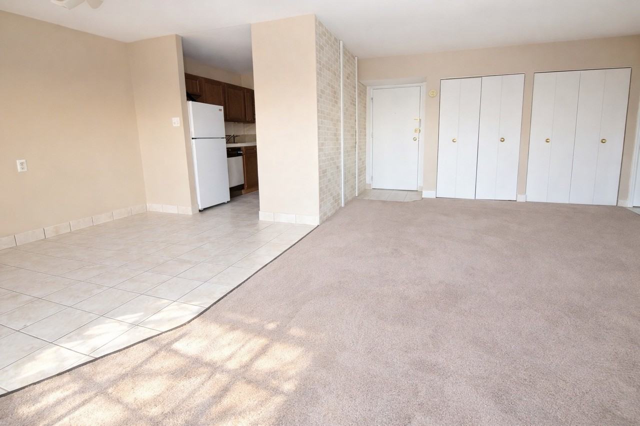 COLONIAL ARMS APARTMENTS -- 009 - Photo 7 of 50