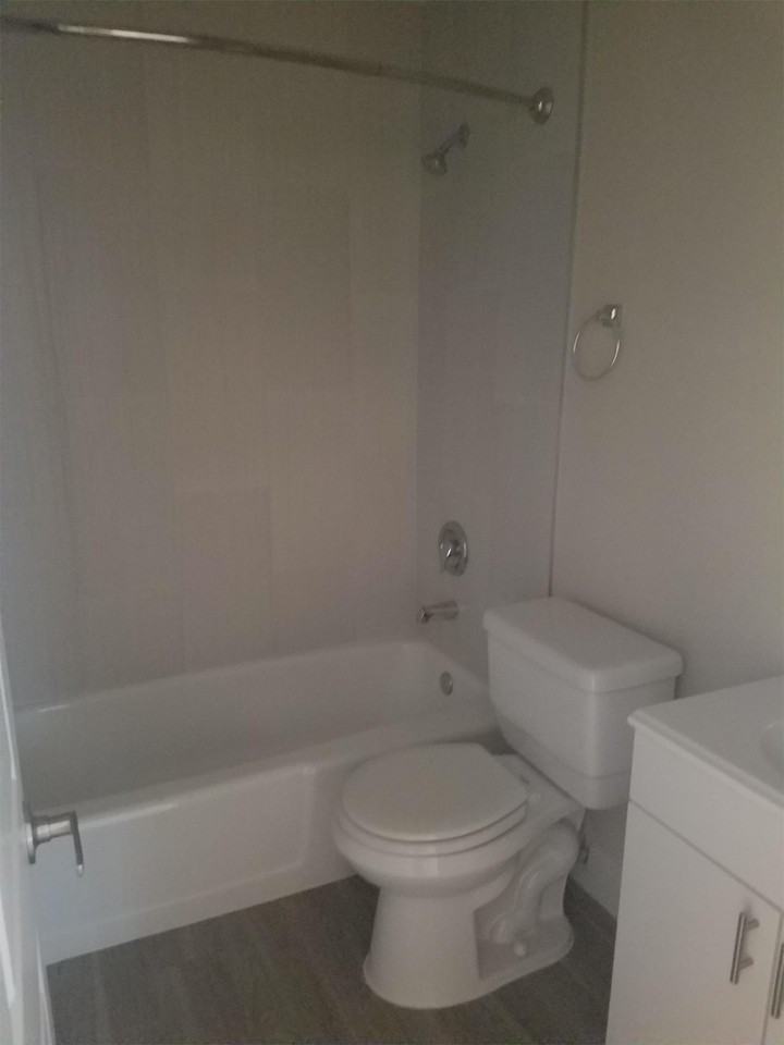 1020-1024 NE 17th Way - Photo 2 of 8