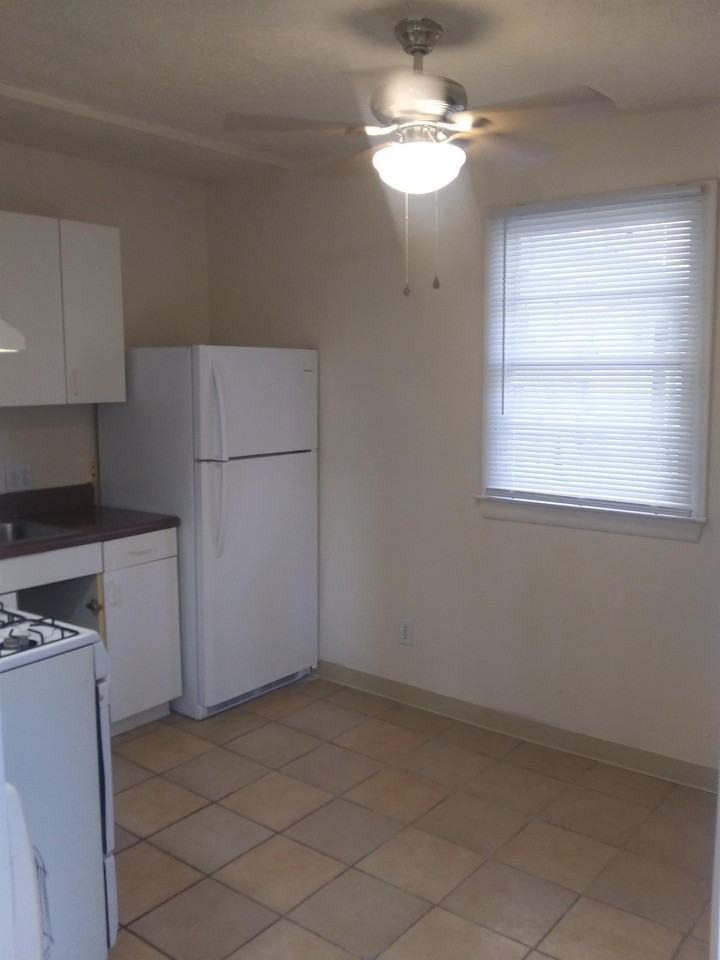 820 Beagle Gap Rd - Photo 2 of 9