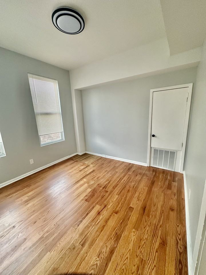 1917 West 21st - Photo 6 of 24