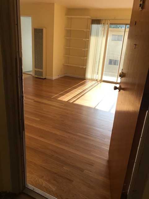 2032 Delaware St. - Photo 5 of 14