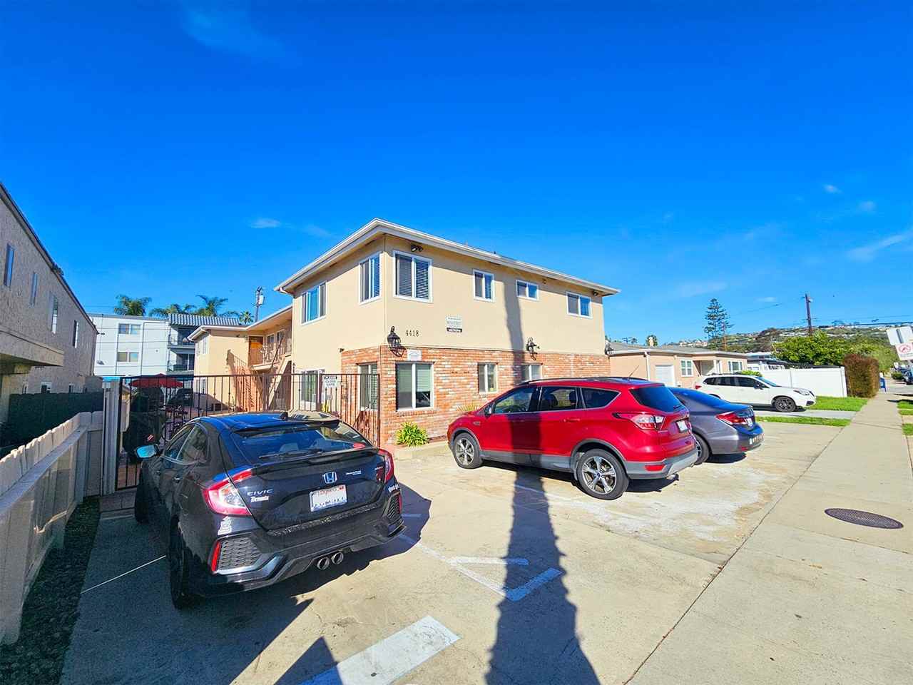 Spacious 1 & 2 Bedroom Apartments | Bond Street | Pacific Beach - Photo 3 of 11