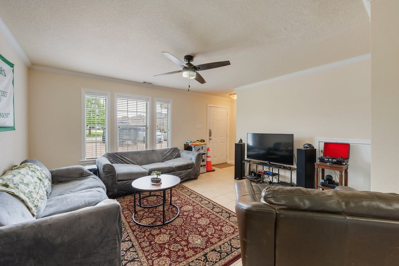 2308 Cornell Drive - Photo 3 of 11