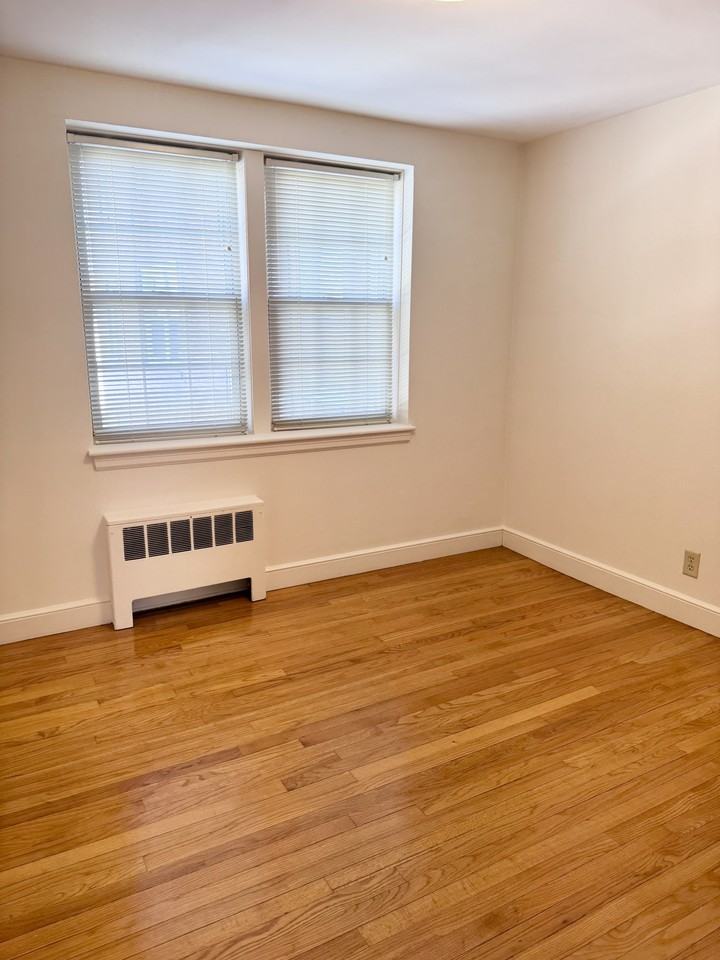 1228 Massachusetts Ave #4 - Photo 5 of 9