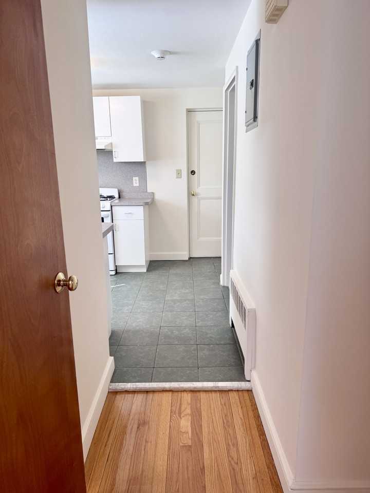 1228 Massachusetts Ave #4 - Photo 7 of 9