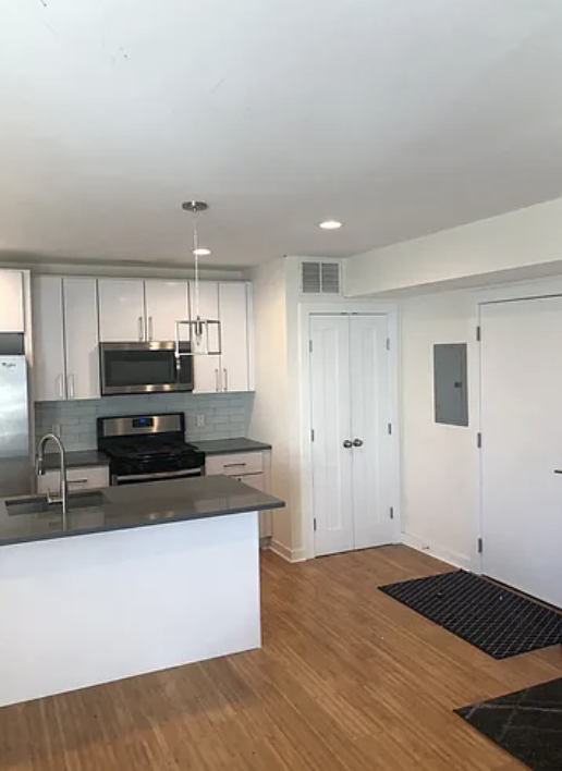 1834 Vineyard Street - Lofts - Photo 2 of 10