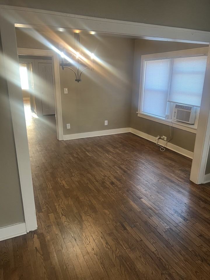 630 Southwest Taylor Street - Photo 3 of 7