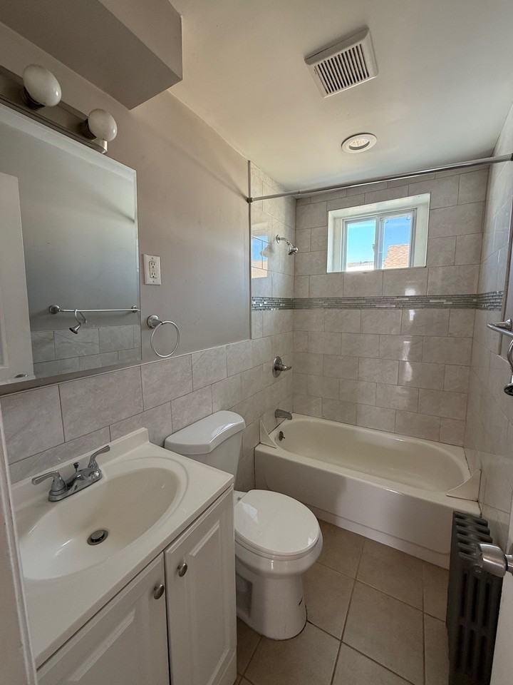 87 Warren Street - Photo 3 of 7