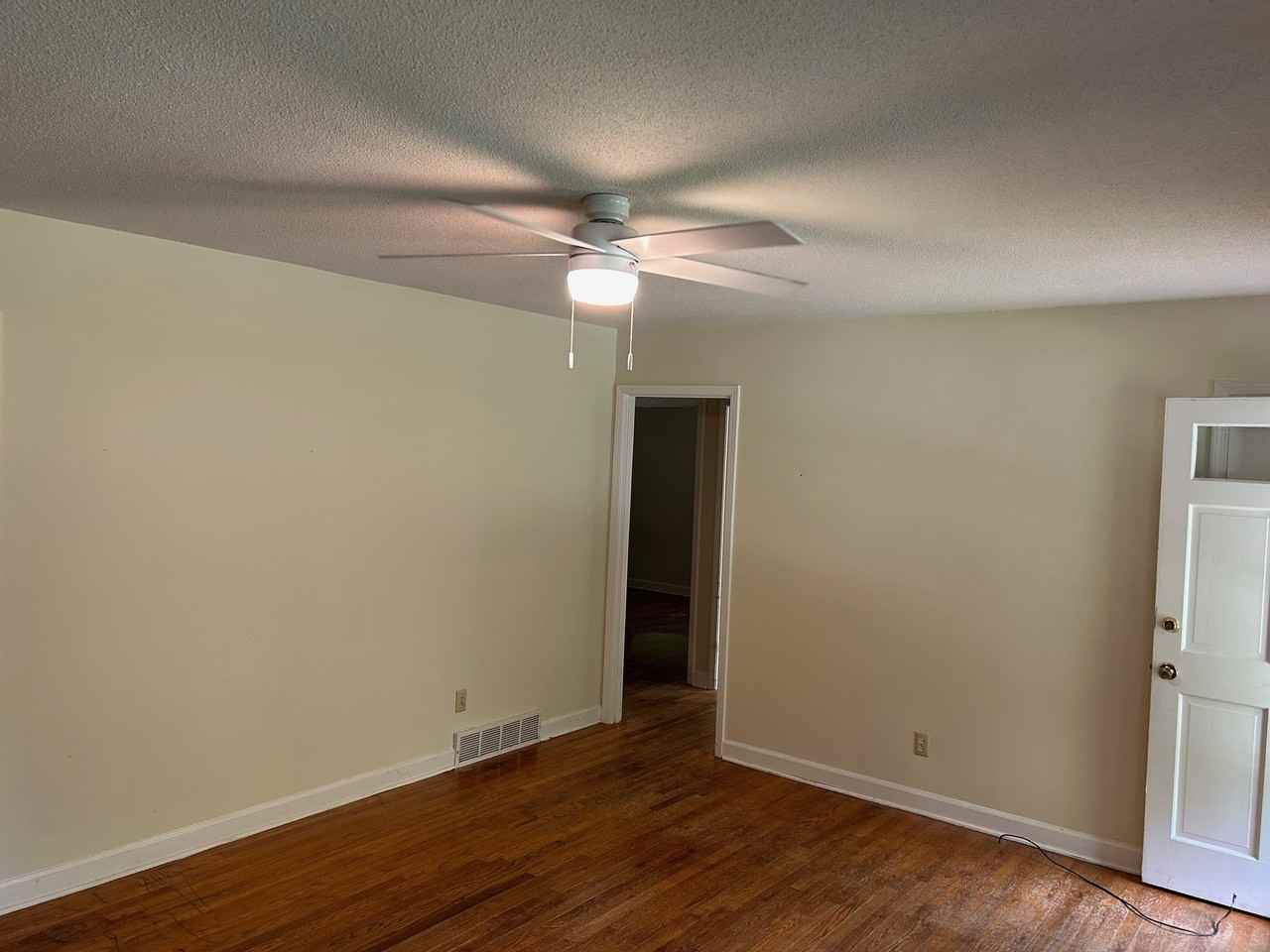 306-318 Holland Circle - Photo 4 of 13