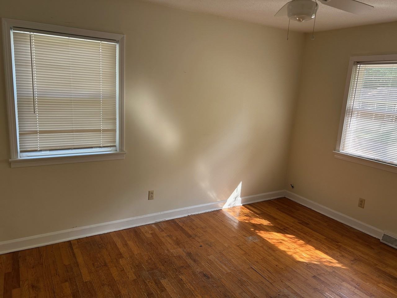 306-318 Holland Circle - Photo 5 of 13