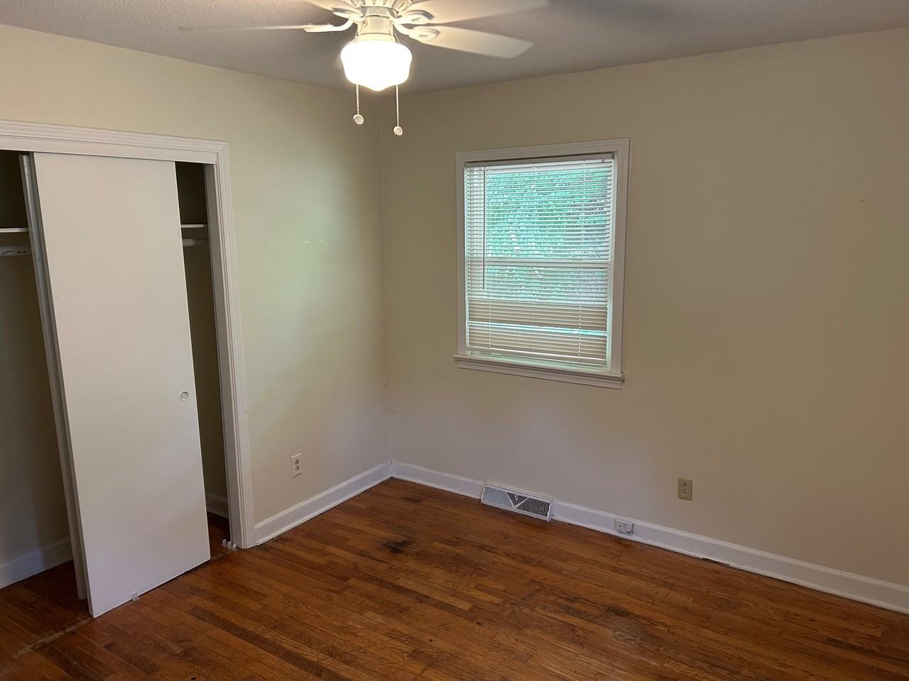 306-318 Holland Circle - Photo 7 of 13