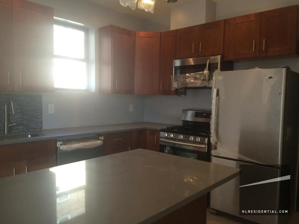 3130 Perry Ave 3R - Photo 2 of 10