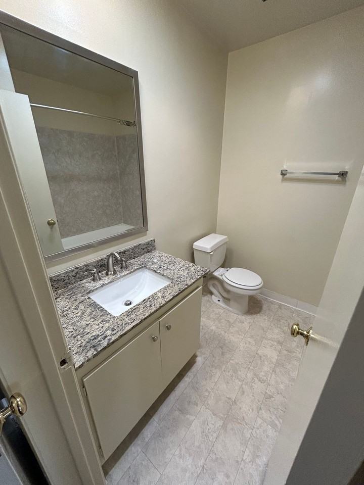 18550 Prairie St. - Photo 6 of 9